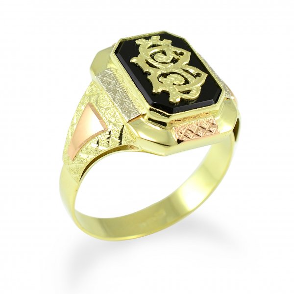 Zlatý pánsky pečatný prsteň s čiernym onyxom a monogramom.